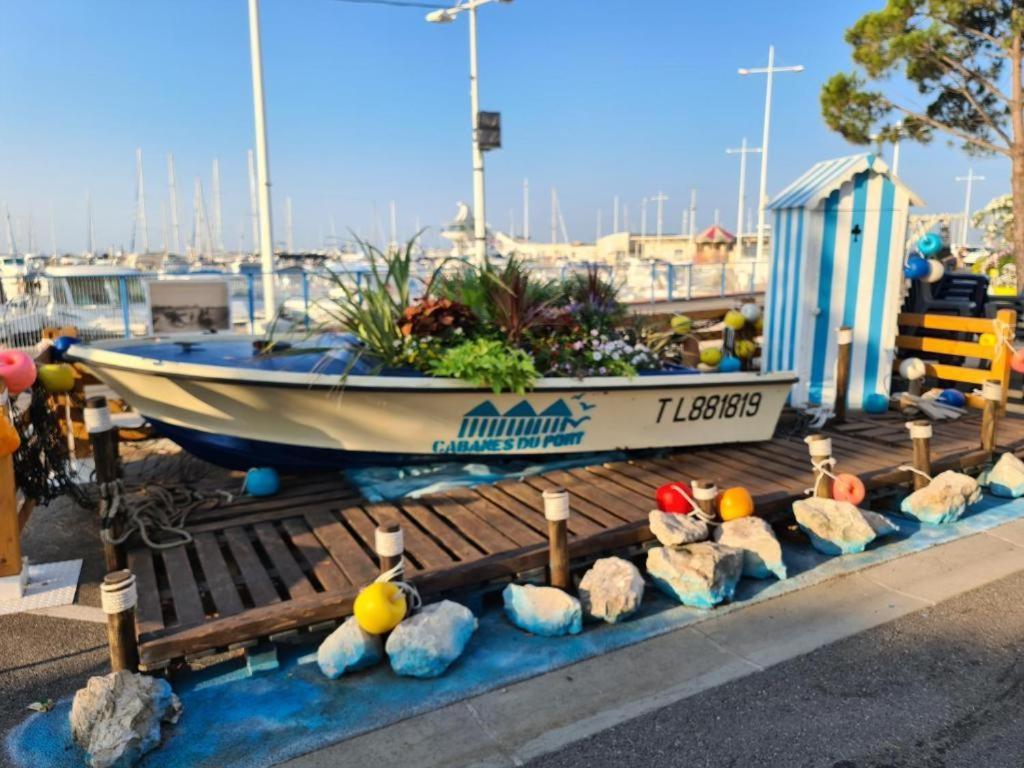 Appartement Meuble Bord De Mer Fos Sur Mer โฟส์-ซูร์-แมร์ ภายนอก รูปภาพ