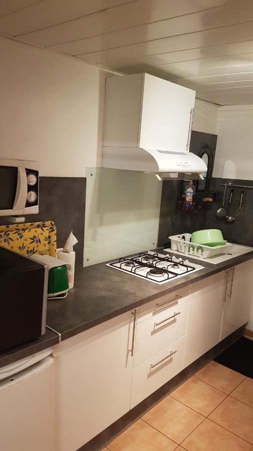 Appartement Meuble Bord De Mer Fos Sur Mer โฟส์-ซูร์-แมร์ ภายนอก รูปภาพ