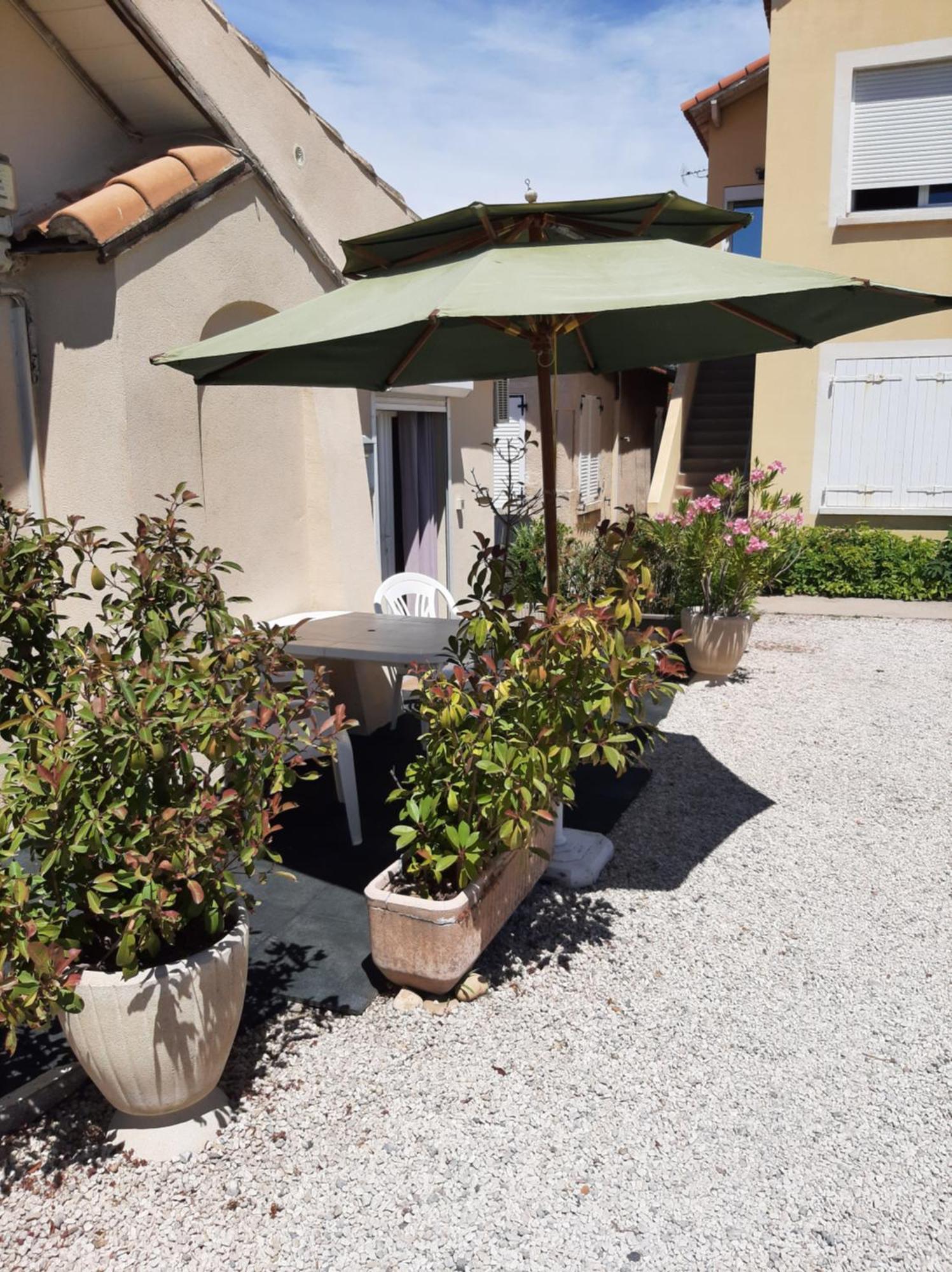 Appartement Meuble Bord De Mer Fos Sur Mer โฟส์-ซูร์-แมร์ ภายนอก รูปภาพ