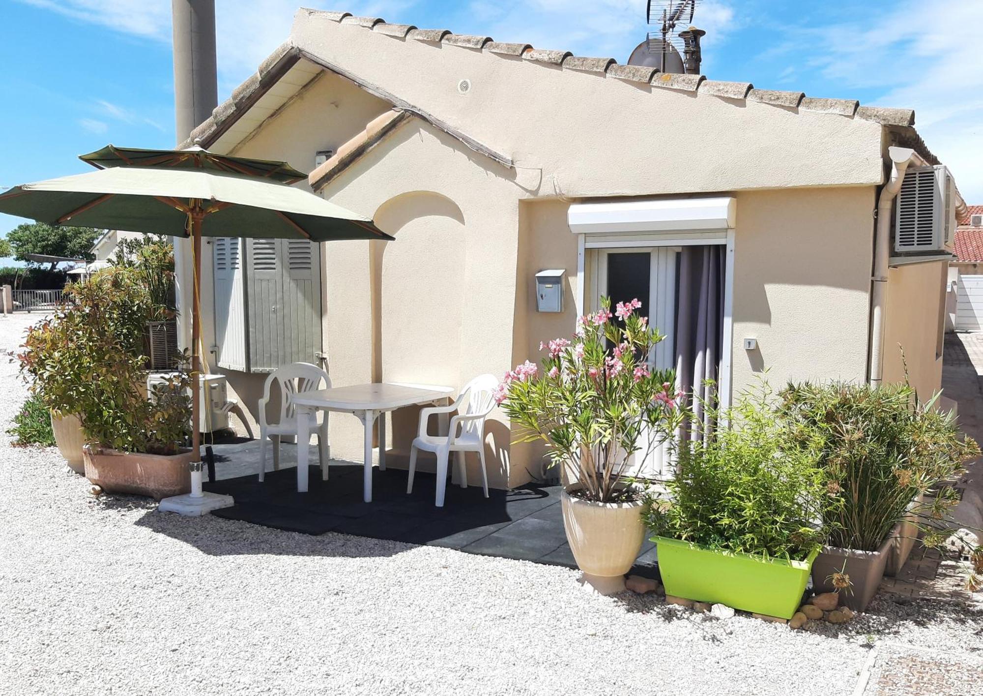 Appartement Meuble Bord De Mer Fos Sur Mer โฟส์-ซูร์-แมร์ ภายนอก รูปภาพ