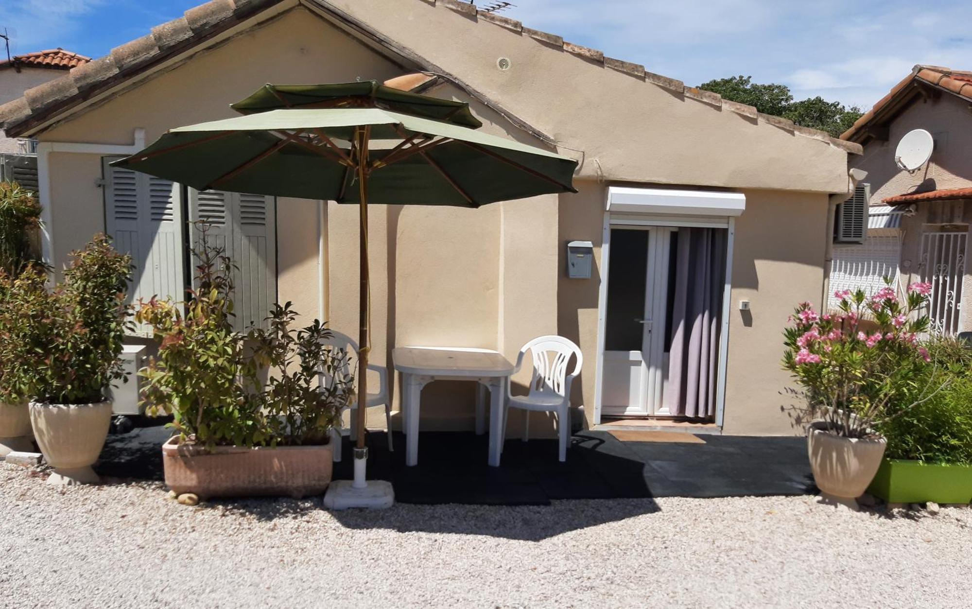 Appartement Meuble Bord De Mer Fos Sur Mer โฟส์-ซูร์-แมร์ ภายนอก รูปภาพ