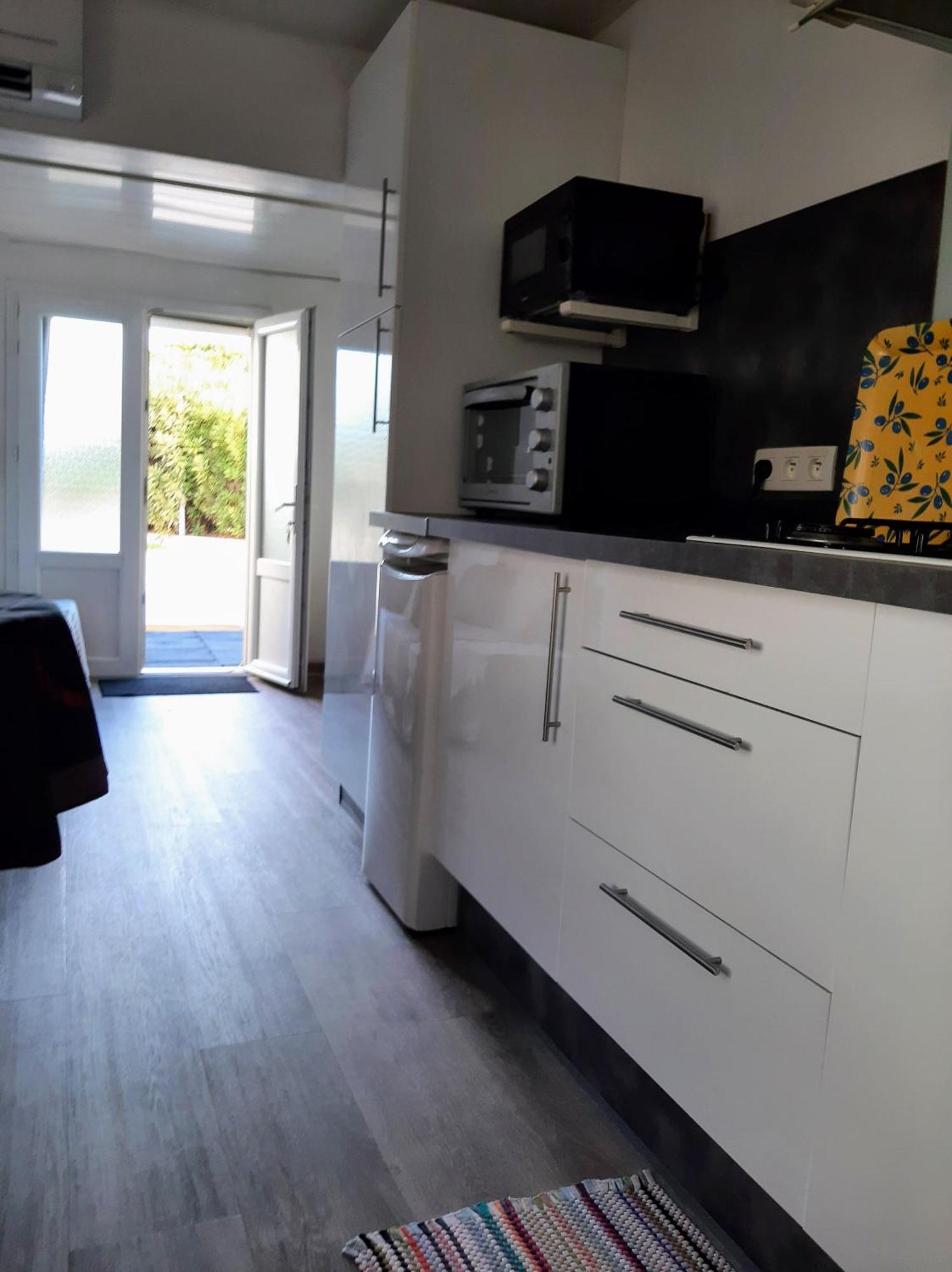 Appartement Meuble Bord De Mer Fos Sur Mer โฟส์-ซูร์-แมร์ ภายนอก รูปภาพ