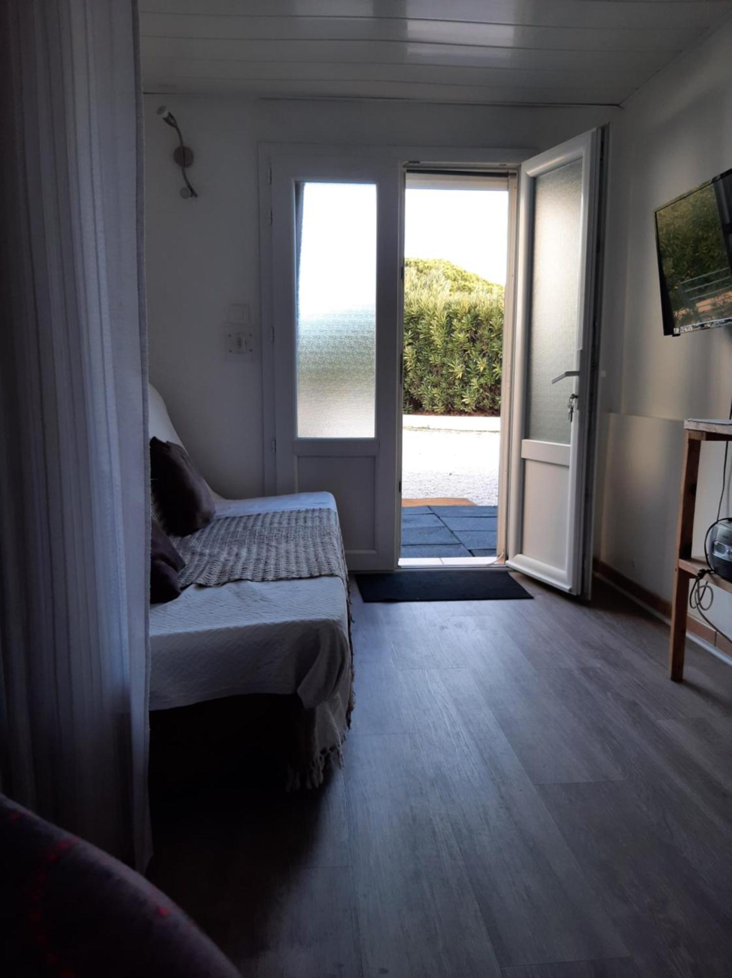 Appartement Meuble Bord De Mer Fos Sur Mer โฟส์-ซูร์-แมร์ ภายนอก รูปภาพ